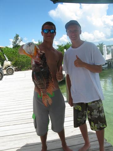Nate Carney, from Team Meander, captured the largest lionfish of the day - a whopping 43.4cm in length (approx. 19 in) and weighing about 4 pounds!